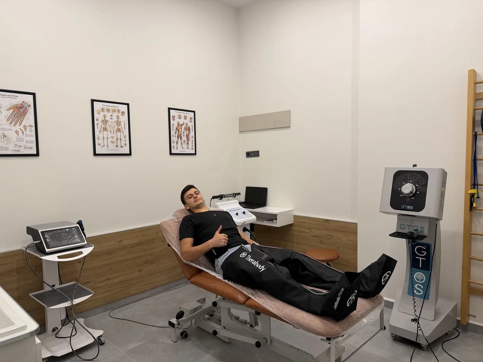 Ortopedik rehabilitasyon seansının yapıldığı tedavi odası — Bursa Nilüfer